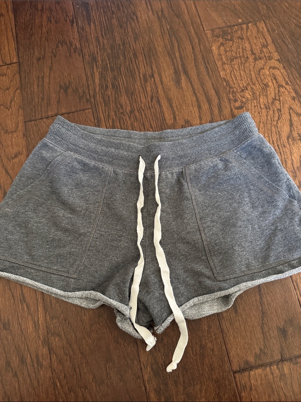 AERIE grey shorts (A)